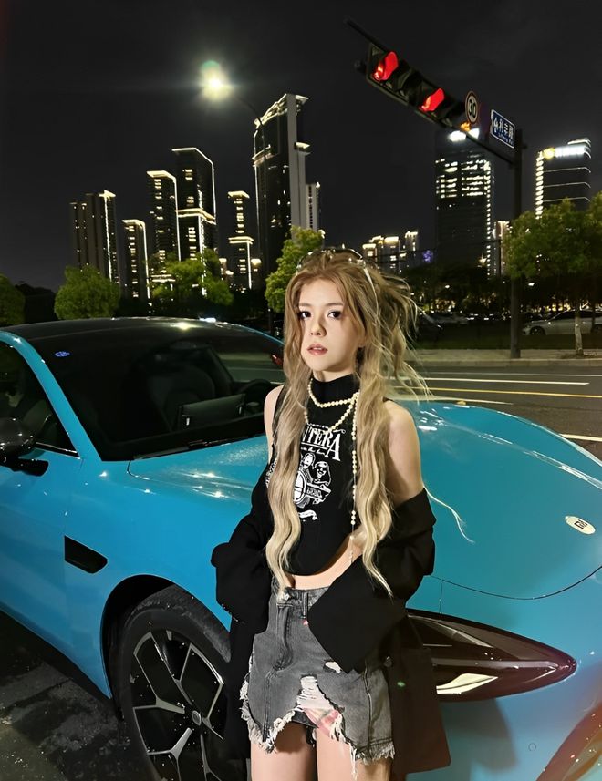 质量都这么高的吗？仙女也就长这样吧电子pg游戏小米SU7的美女车主(图5)