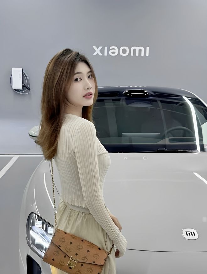 质量都这么高的吗？仙女也就长这样吧电子pg游戏小米SU7的美女车主