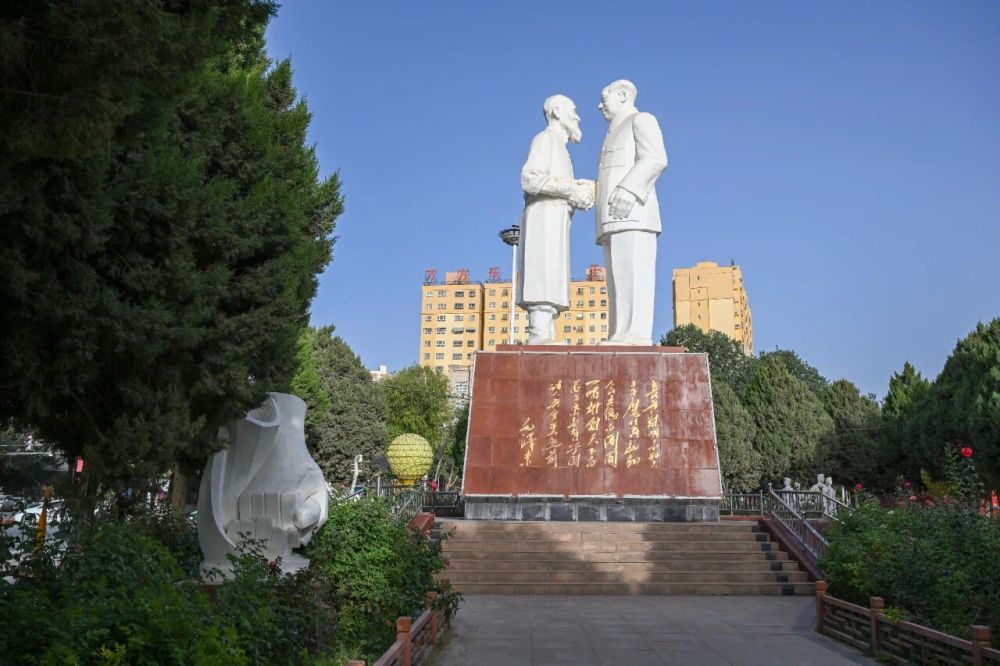 班大叔跨越时空的传承｜新华深读pg电子平台心向北京——库尔(图3)